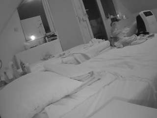 Gemma Janes camsoda voyeurcam-julmodels-bed-2