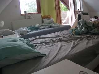 Juiletta 11 Cam Model camsoda voyeurcam-julmodels-bed-2