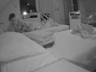 Real Voyeur House camsoda voyeurcam-julmodels-bed-2