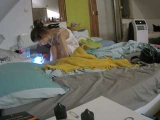 Findim camsoda voyeurcam-julmodels-bed-2