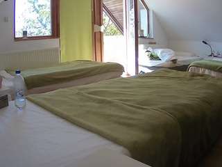 voyeurcam-julmodels-bed-2