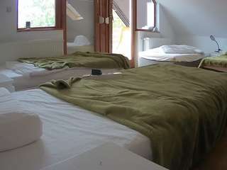 voyeurcam-julmodels-bed-2