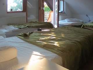 voyeurcam-julmodels-bed-2