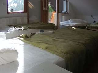 voyeurcam-julmodels-bed-2