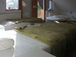voyeurcam-julmodels-bed-2