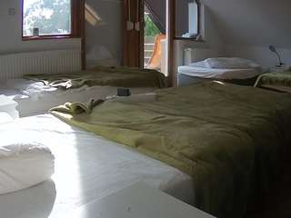 voyeurcam-julmodels-bed-2