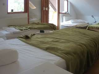 voyeurcam-julmodels-bed-2