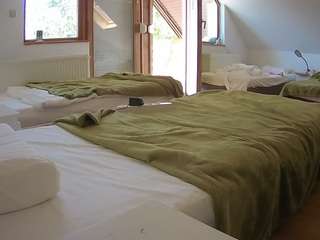 voyeurcam-julmodels-bed-2