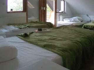 voyeurcam-julmodels-bed-2