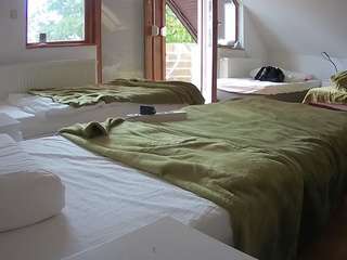 voyeurcam-julmodels-bed-2