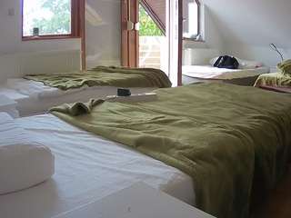 voyeurcam-julmodels-bed-2