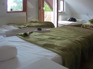 voyeurcam-julmodels-bed-2