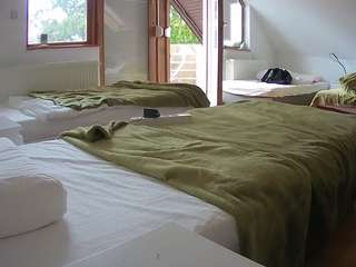 voyeurcam-julmodels-bed-2