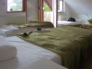 voyeurcam-julmodels-bed-2