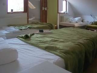 voyeurcam-julmodels-bed-2