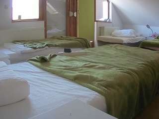 voyeurcam-julmodels-bed-2 webcam model