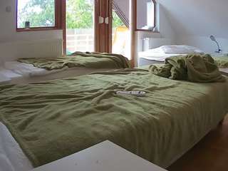 voyeurcam-julmodels-bed-2