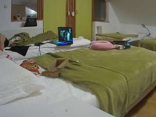 voyeurcam-julmodels-bed-2