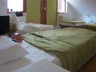 voyeurcam-julmodels-bed-2