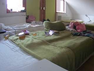 voyeurcam-julmodels-bed-2