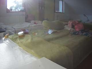 voyeurcam-julmodels-bed-2