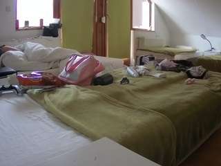  voyeurcam-julmodels-bed-2 chat room