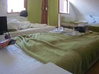 voyeurcam-julmodels-bed-2