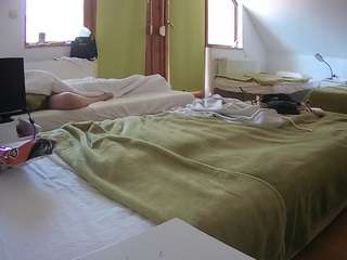 voyeurcam-julmodels-bed-2