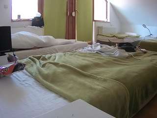voyeurcam-julmodels-bed-2
