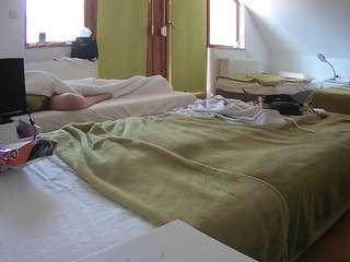 voyeurcam-julmodels-bed-2