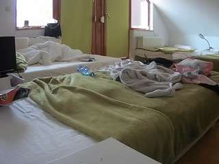 voyeurcam-julmodels-bed-2