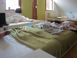 voyeurcam-julmodels-bed-2