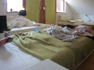 voyeurcam-julmodels-bed-2