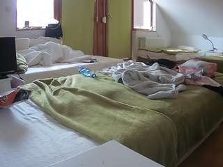 voyeurcam-julmodels-bed-2