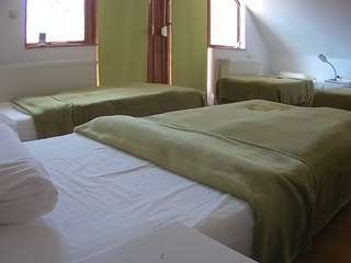 voyeurcam-julmodels-bed-2