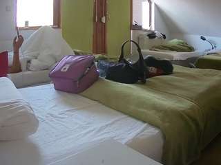 voyeurcam-julmodels-bed-2