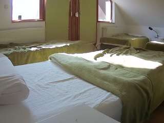 voyeurcam-julmodels-bed-2