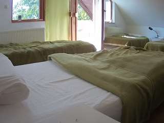 voyeurcam-julmodels-bed-2 webcam model