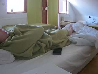 voyeurcam-julmodels-bed-2 camsoda