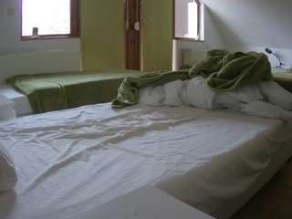 voyeurcam-julmodels-bed-2 camsoda