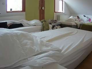 voyeurcam-julmodels-bed-2 Live Webcam on CamSoda