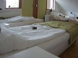 voyeurcam-julmodels-bed-2 Profile Image