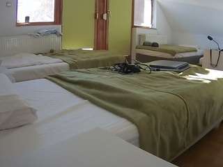 voyeurcam-julmodels-bed-2