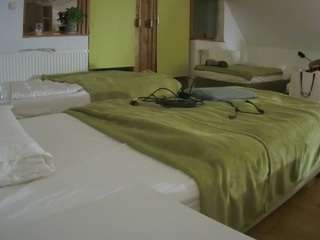 voyeurcam-julmodels-bed-2