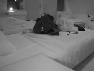 voyeurcam-julmodels-bed-2