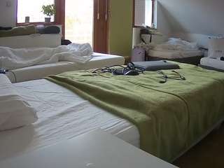 voyeurcam-julmodels-bed-2 camsoda