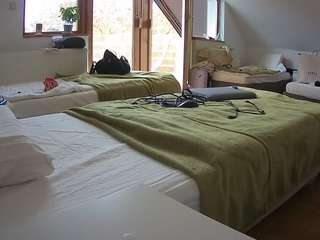 voyeurcam-julmodels-bed-2 camsoda