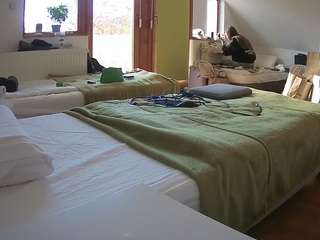 voyeurcam-julmodels-bed-2