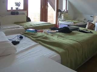 voyeurcam-julmodels-bed-2 camsoda