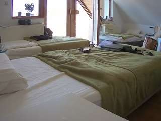 voyeurcam-julmodels-bed-2 camsoda